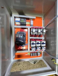 Tablero con variador de velocidad